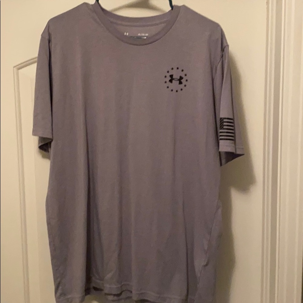Under armor T-shirt heat gear